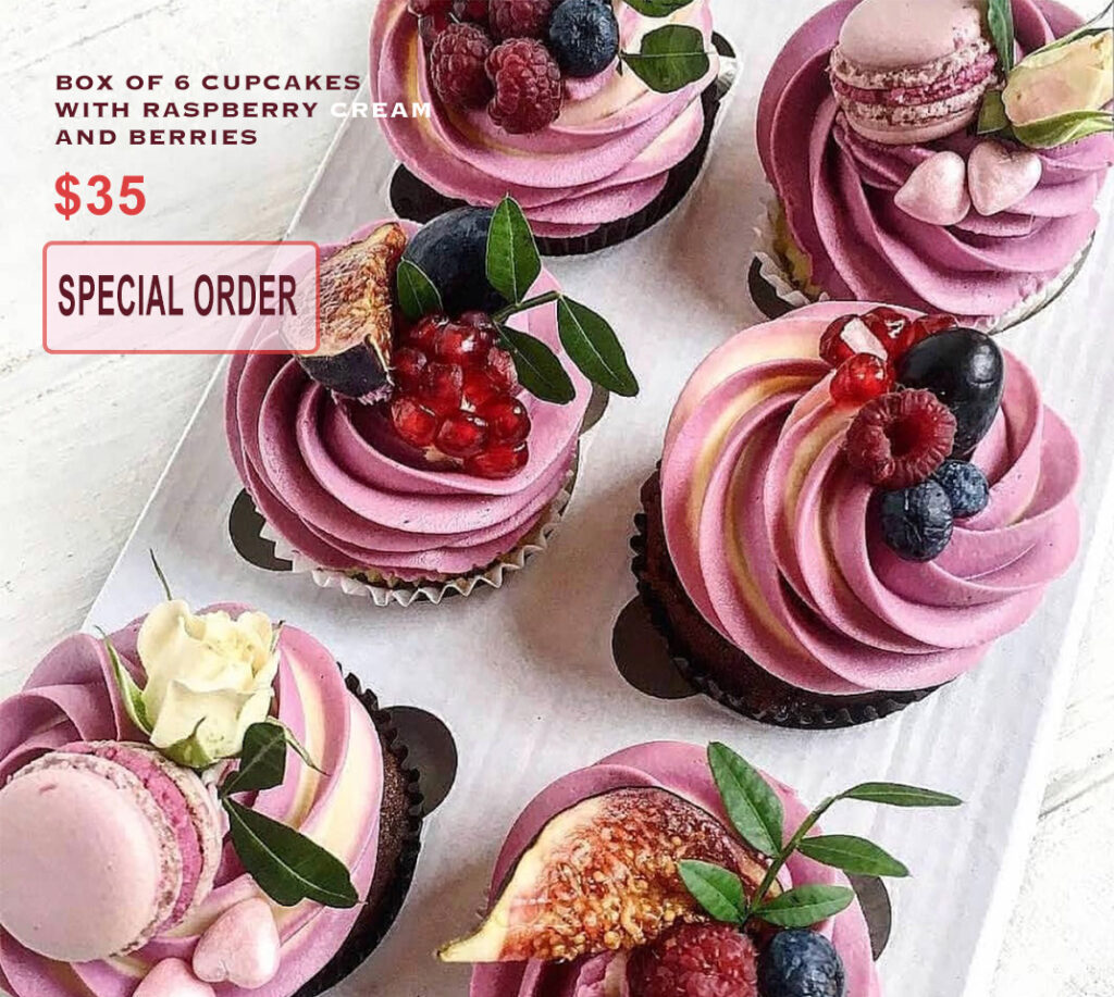 Cupcakes with Raspberry Cream